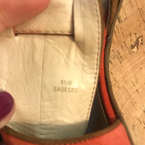 They go with everything - Picture 4 of 4